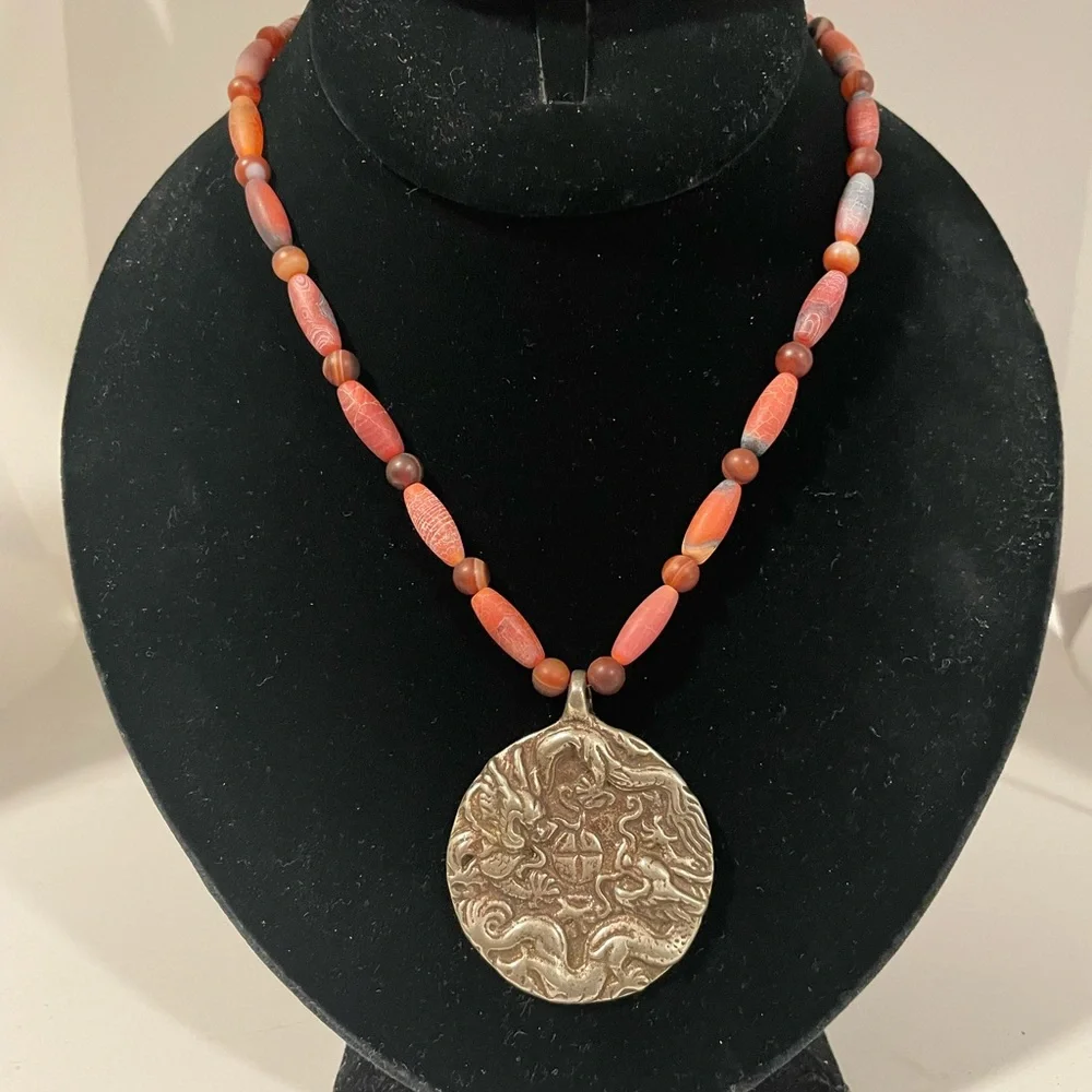 Tibetan Agate and Double Dragon Necklace-NWOT - Picture 5 of 10